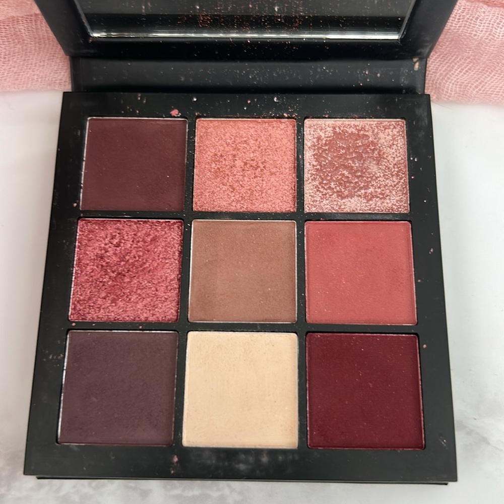 Huda Beauty Mauve Obsessions - Picture 2 of 4
